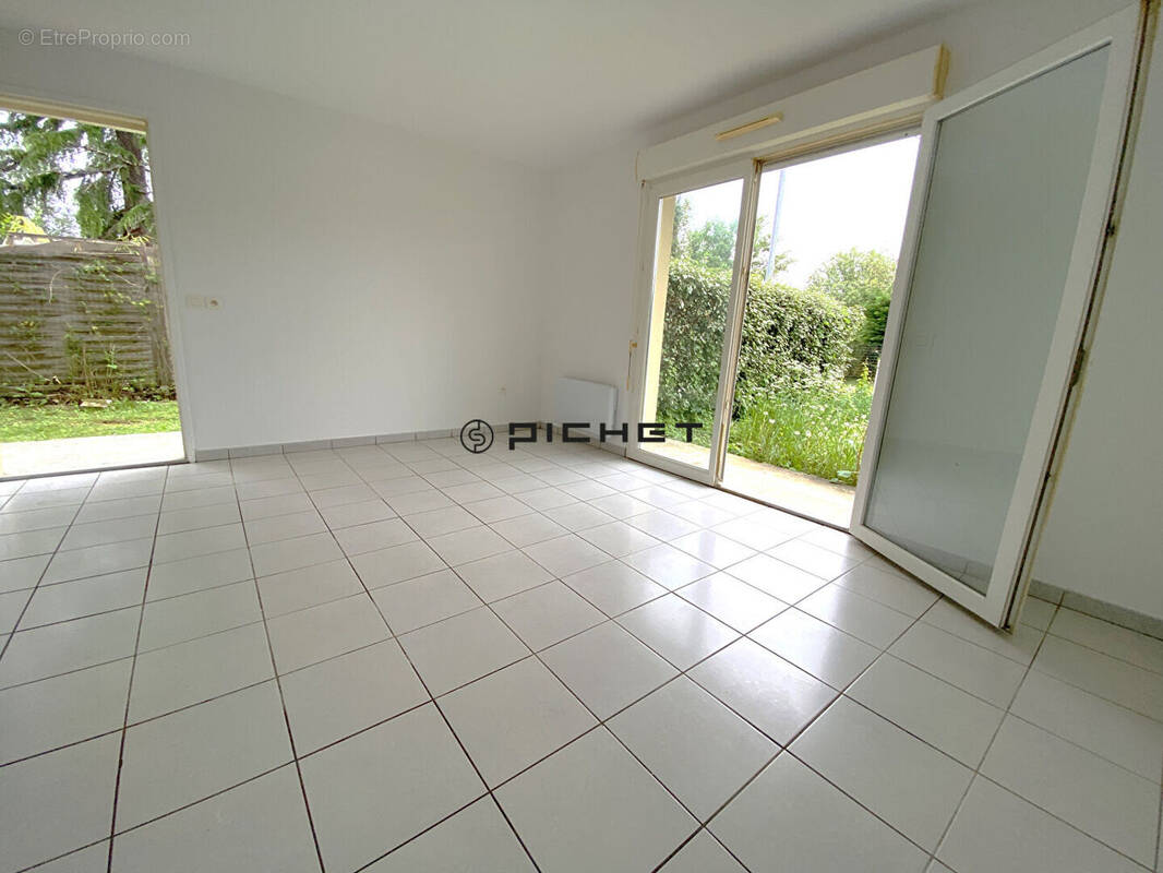 Appartement à MONTUSSAN