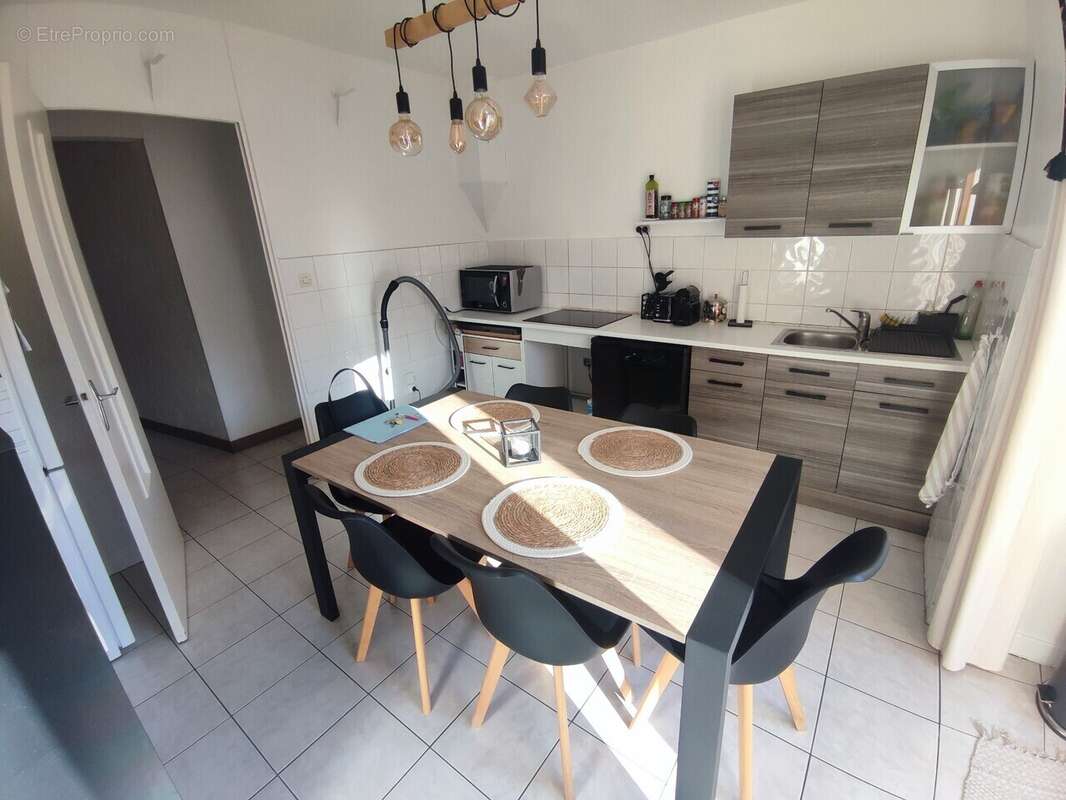 Appartement à SAINT-ANDEOL-LE-CHATEAU