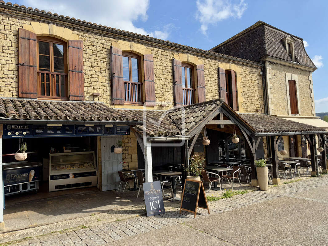 Commerce à BEYNAC-ET-CAZENAC