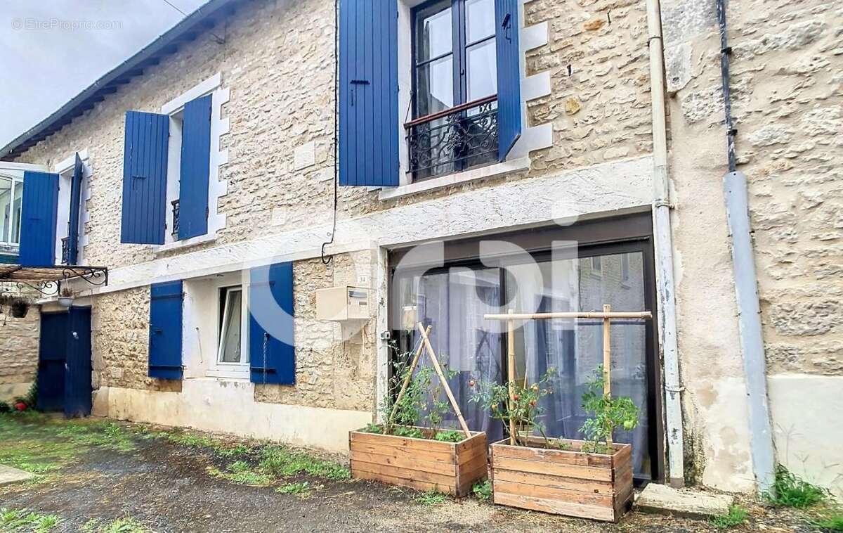 Maison à CUBJAC