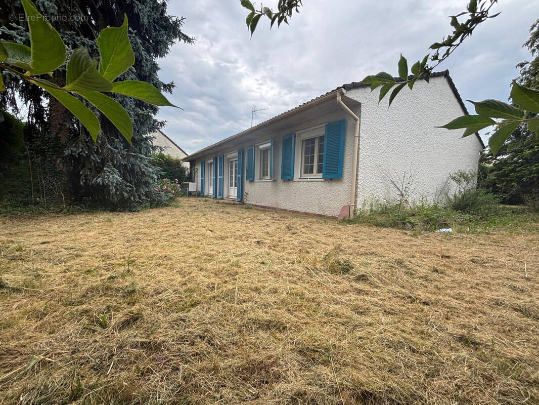 Maison à SAINT-PIERRE-DU-PERRAY