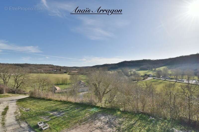 Maison à MONTAIGU-DE-QUERCY