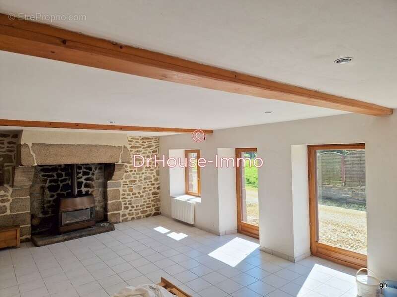 Maison à LOUVIGNE-DU-DESERT