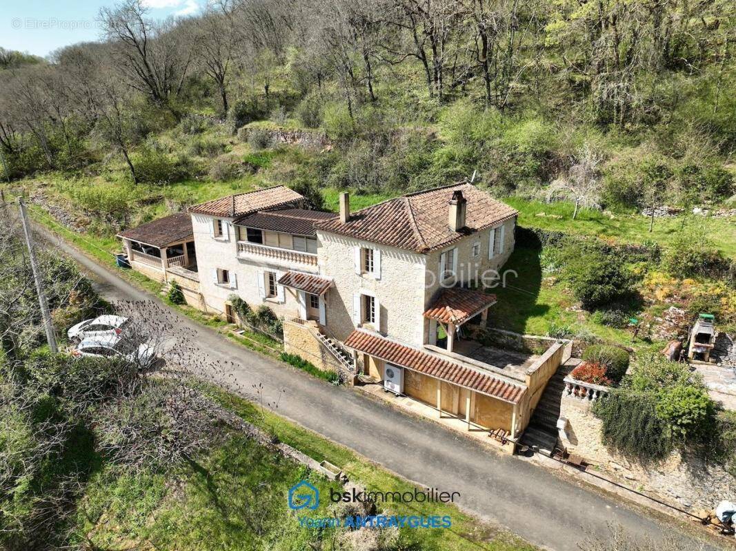 Maison à BLANQUEFORT-SUR-BRIOLANCE