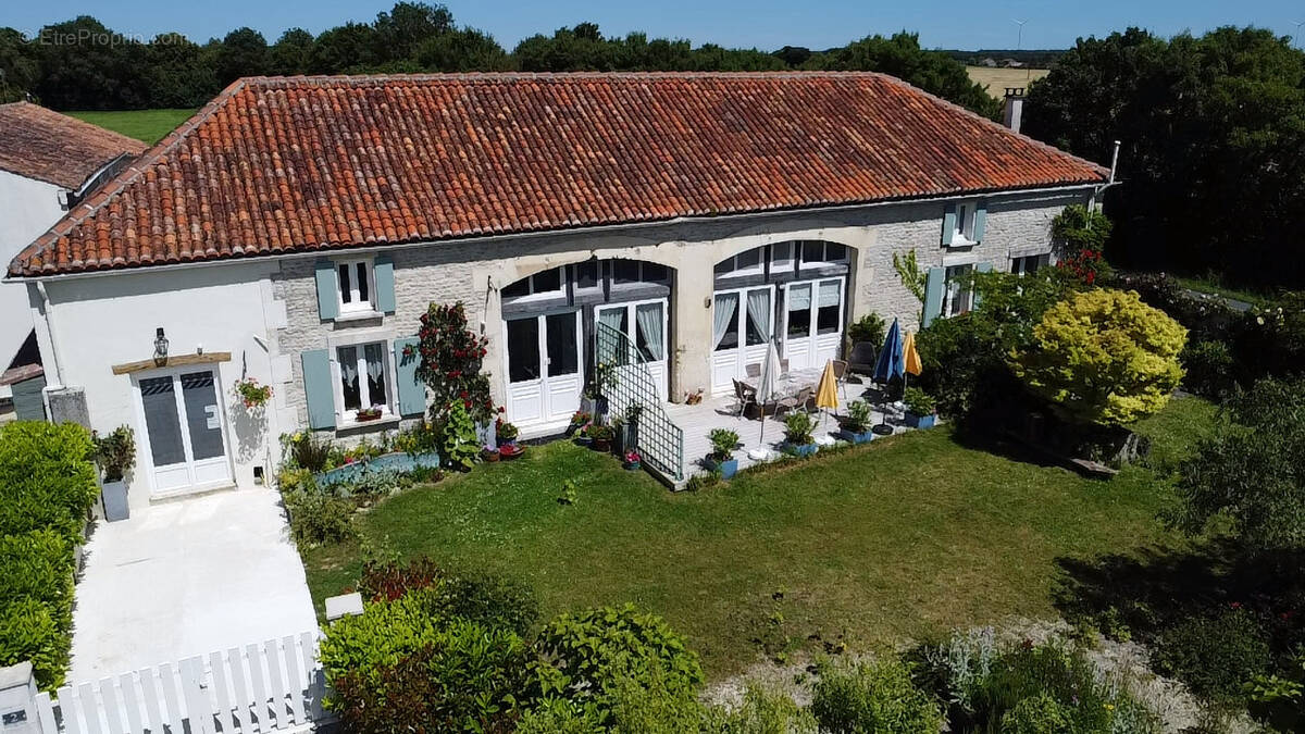 Maison à BRESDON