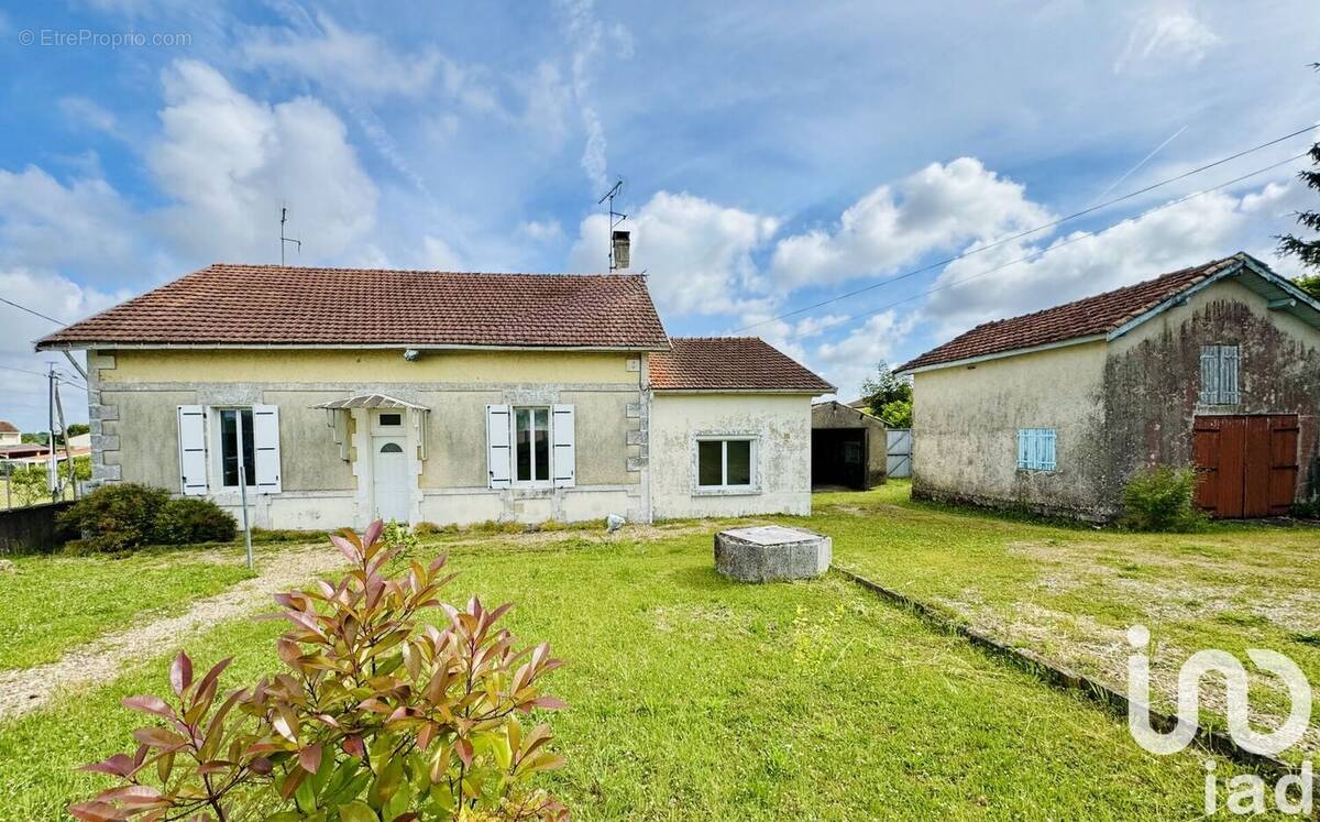 Photo 1 - Maison à LA COURONNE