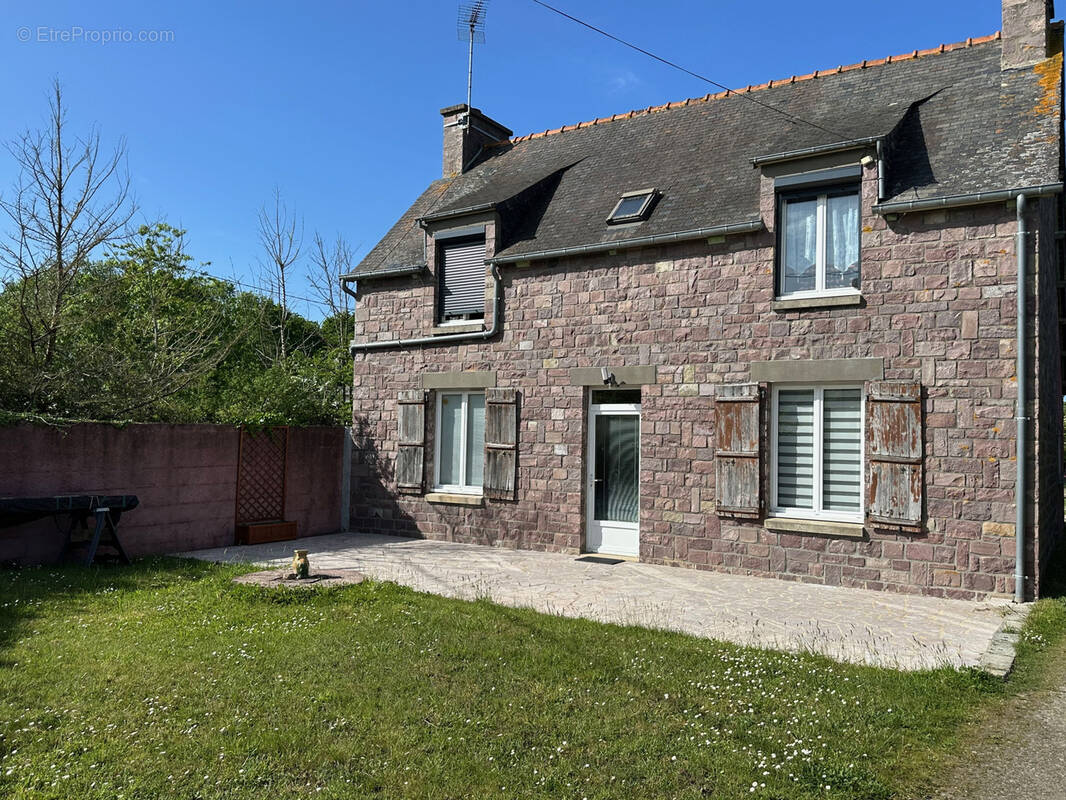 Maison à PLEVENON