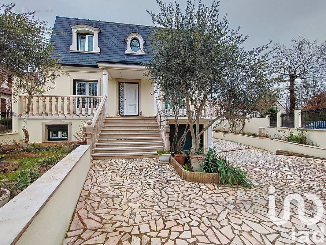 Photo 1 - Maison à LE PLESSIS-TREVISE