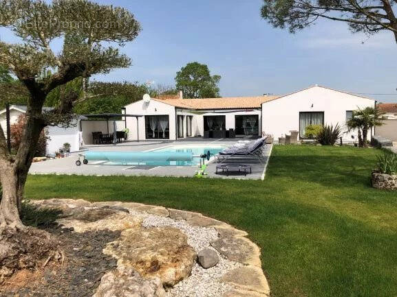 Maison à AIGREFEUILLE-D&#039;AUNIS