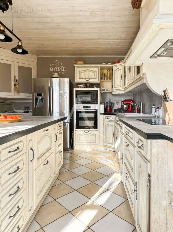Maison à LE GUE-DE-VELLUIRE