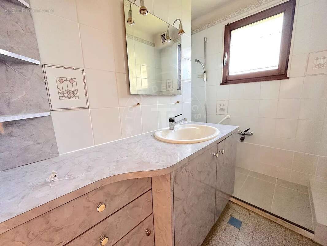 Appartement à GROISY