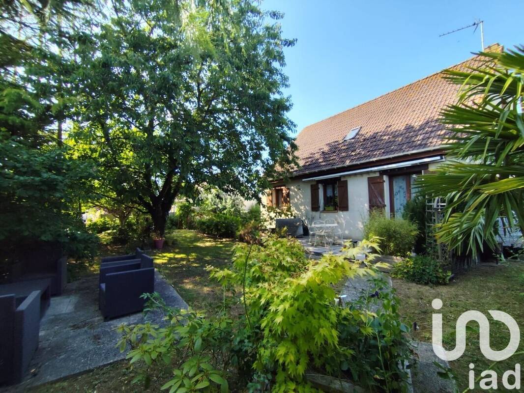 Photo 1 - Maison à BERCHERES-LES-PIERRES