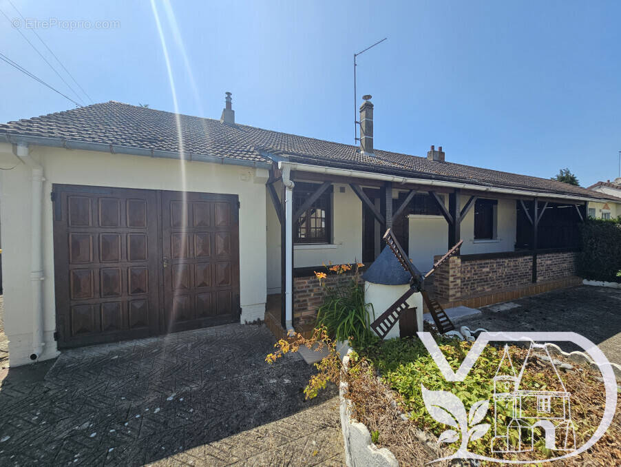 Maison à BRESLES