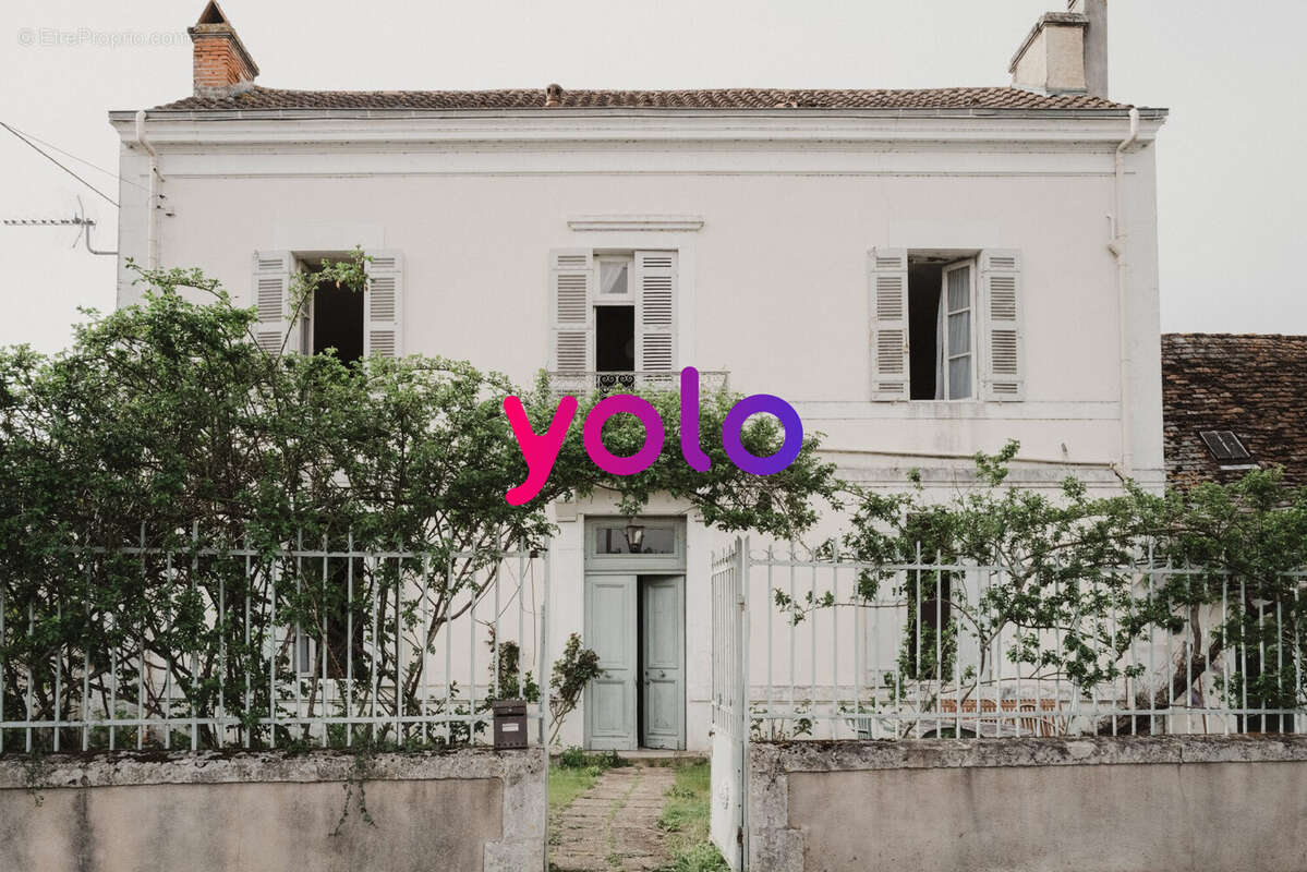 Maison à MILHAC-D&#039;AUBEROCHE