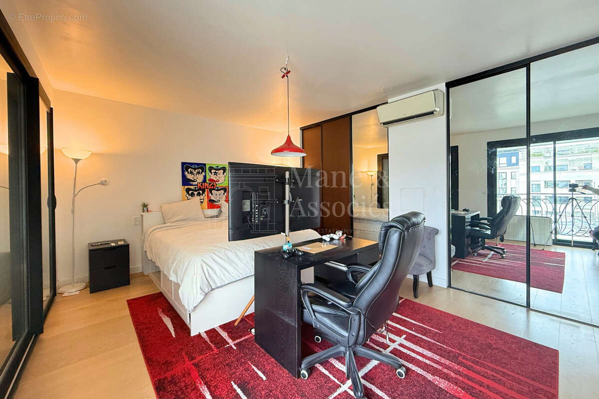 Appartement à NEUILLY-SUR-SEINE