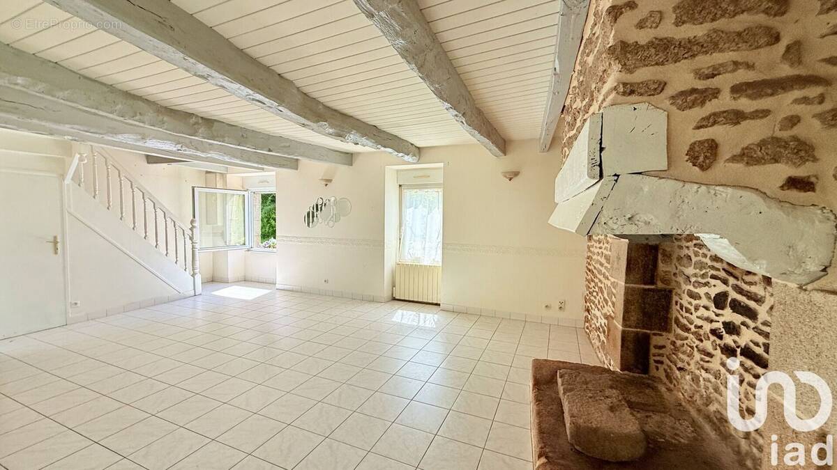 Photo 1 - Maison à SAINT-CARADEC-TREGOMEL