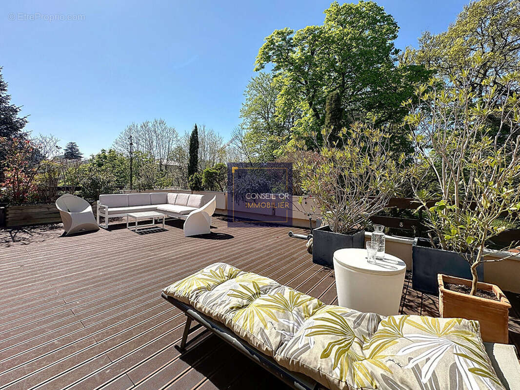 Appartement à SAINT-GENIS-LAVAL