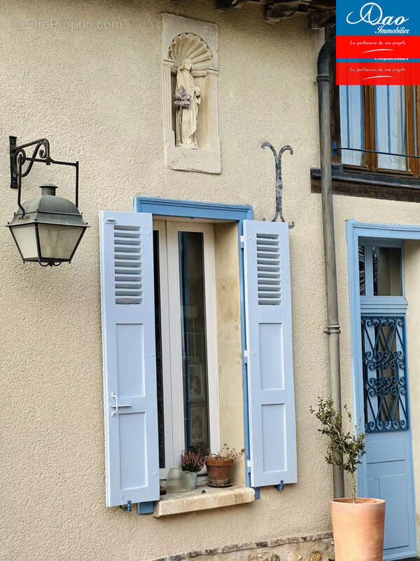 Maison à LA CHAPELLE-SAINT-LUC