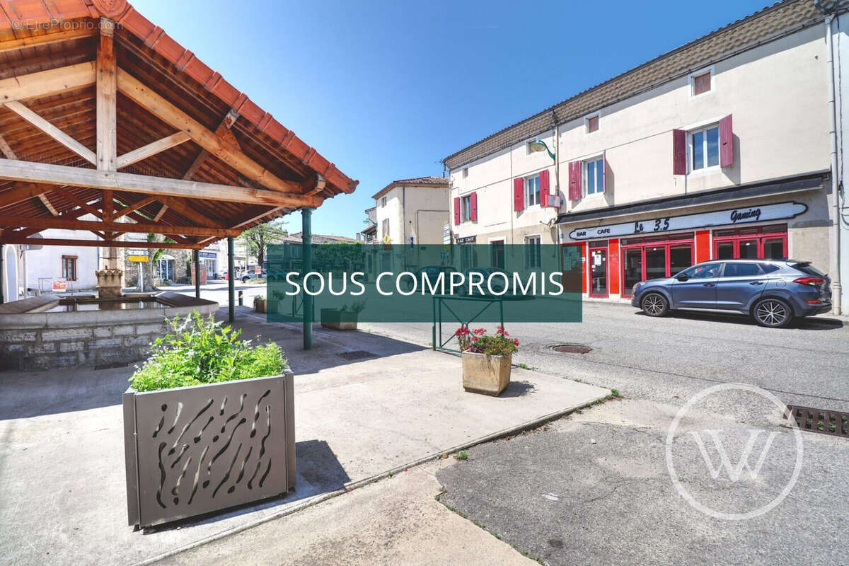 Appartement à CLEON-D&#039;ANDRAN