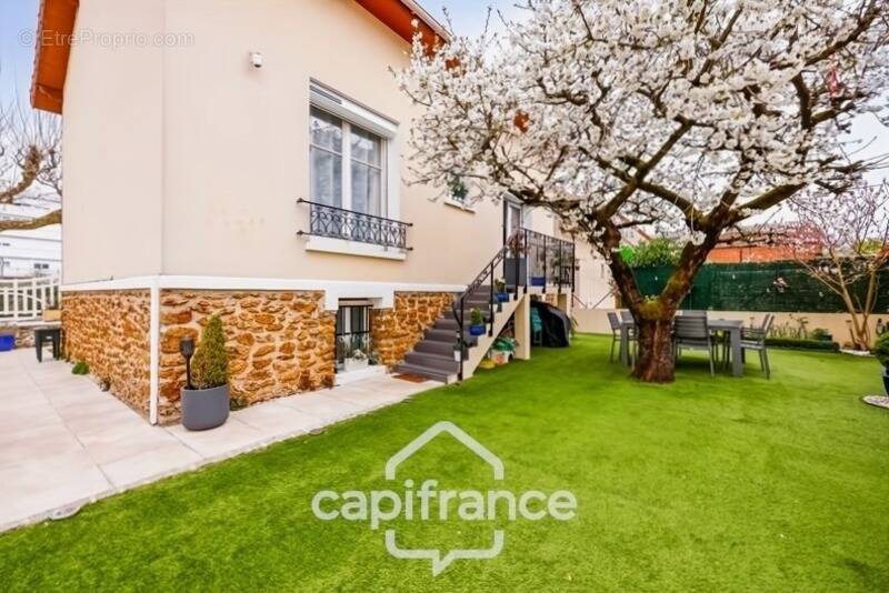 Maison à CHAMPIGNY-SUR-MARNE