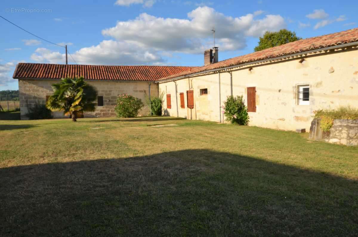 Maison à PORT-SAINTE-FOY-ET-PONCHAPT