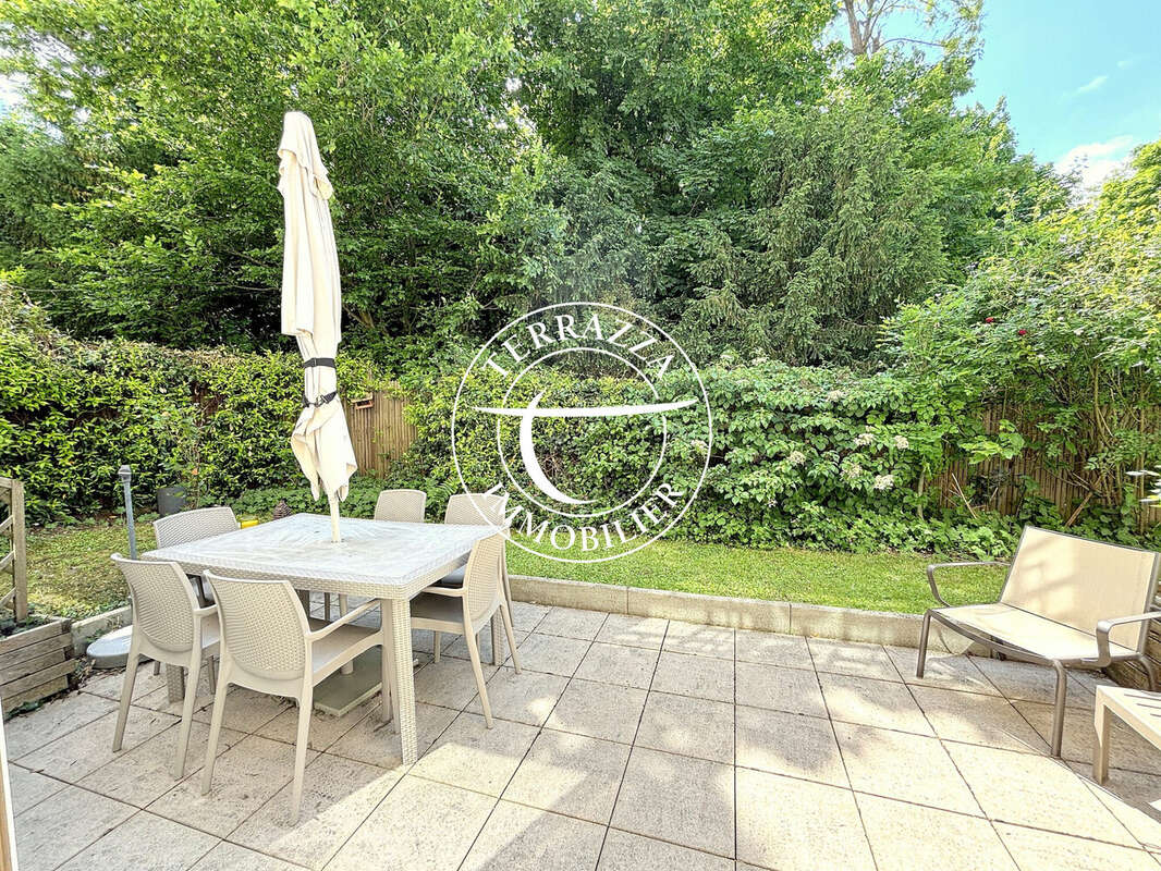 Appartement à LA CELLE-SAINT-CLOUD