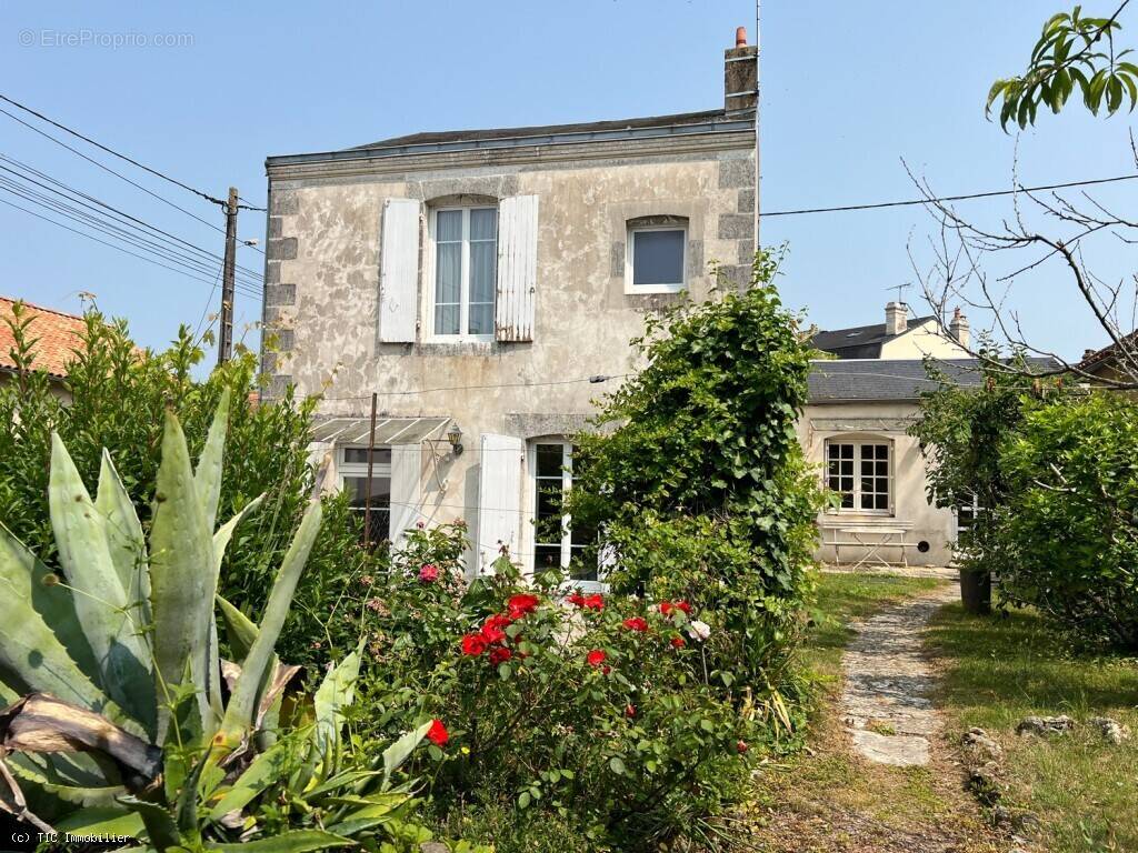 Maison à RUFFEC