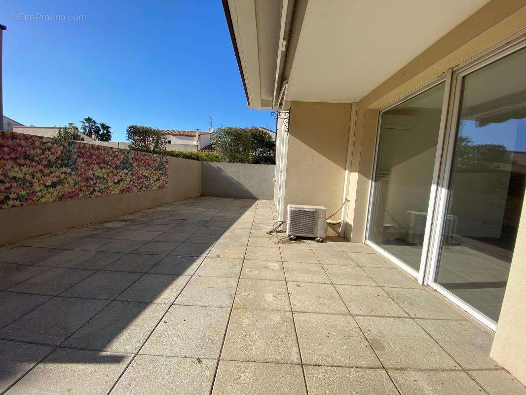 Appartement à MAUGUIO