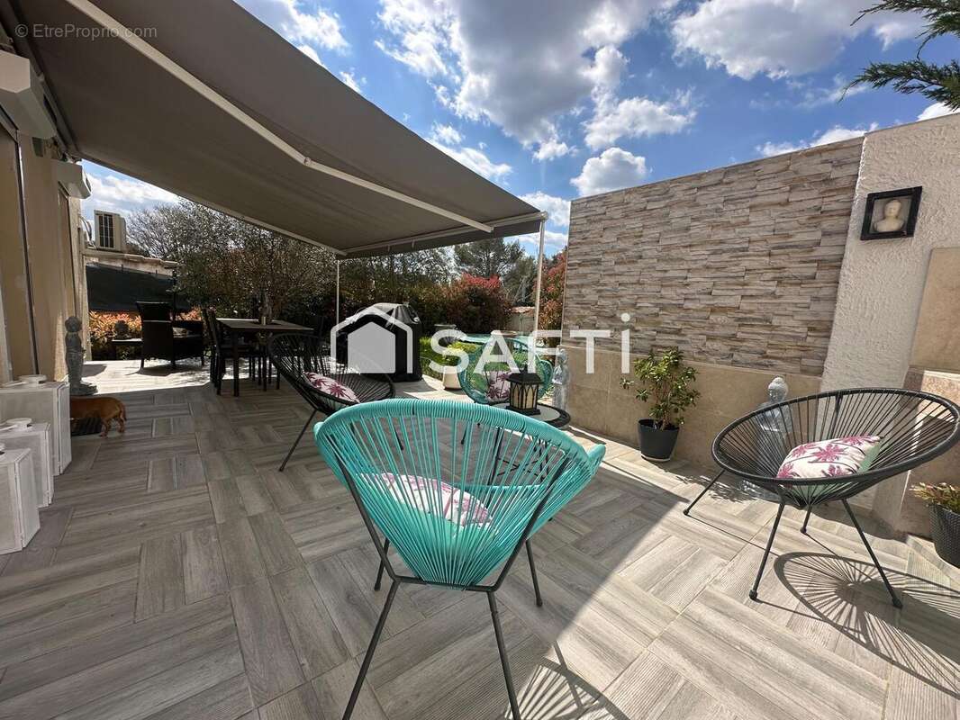 Photo 2 - Maison à SEILLONS-SOURCE-D&#039;ARGENS