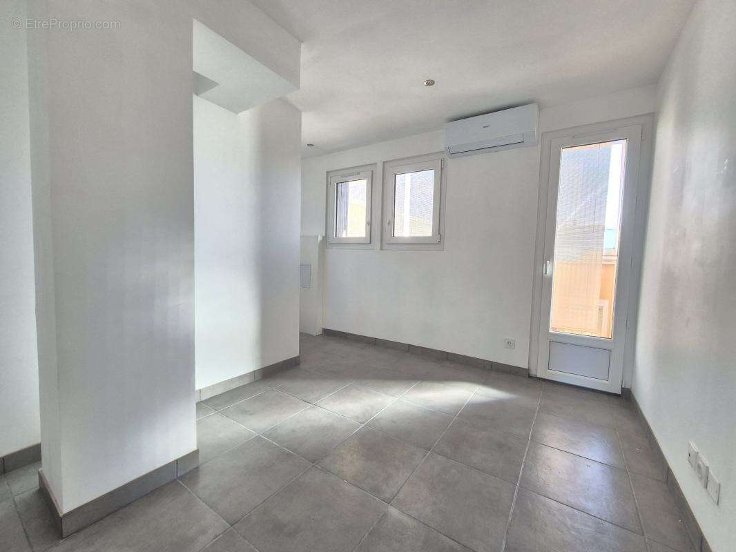 Appartement à SIX-FOURS-LES-PLAGES