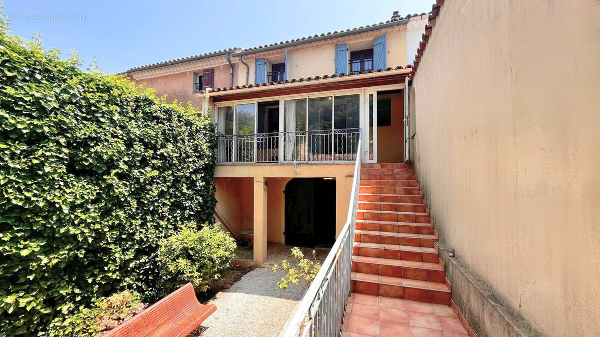Maison à CUERS