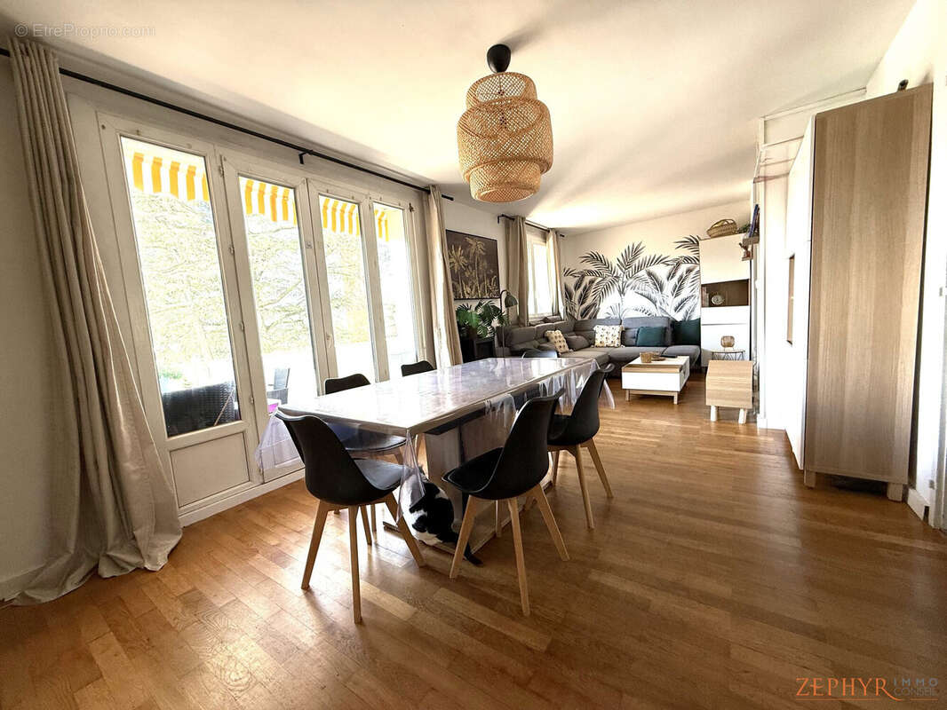 Appartement à CHAMPAGNE-AU-MONT-D&#039;OR