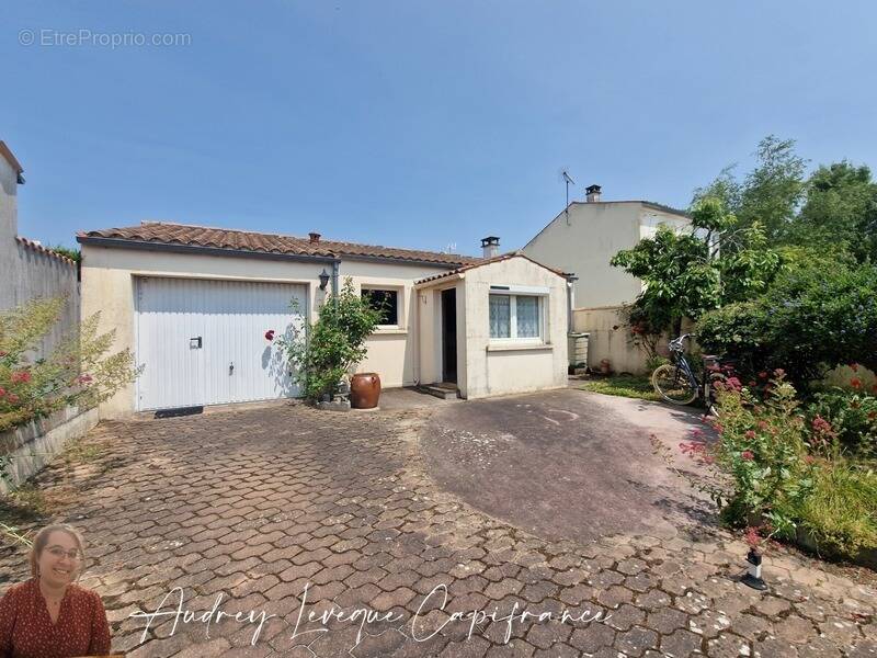 Maison à SURGERES