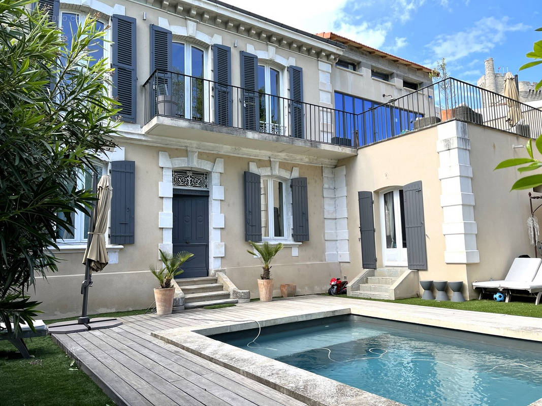 Maison à VILLENEUVE-LES-AVIGNON