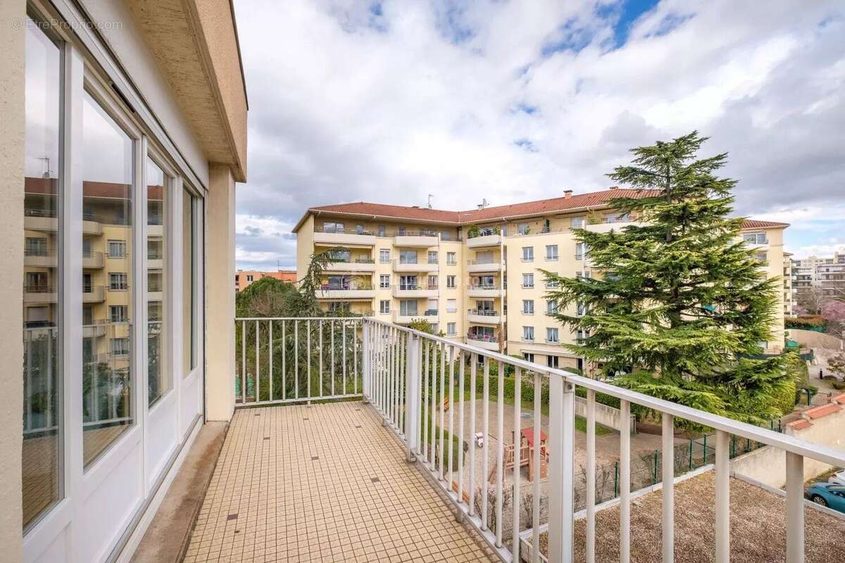 Appartement à TASSIN-LA-DEMI-LUNE