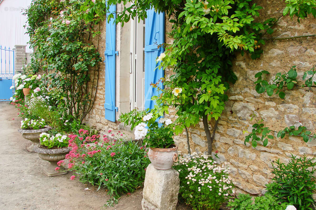 Maison à LE GUE-DE-VELLUIRE