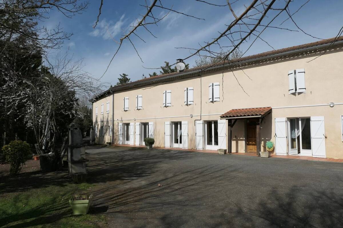 Maison à SAINT-JULIA