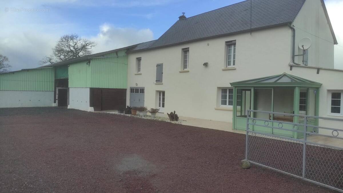 Maison à LE MOLAY-LITTRY