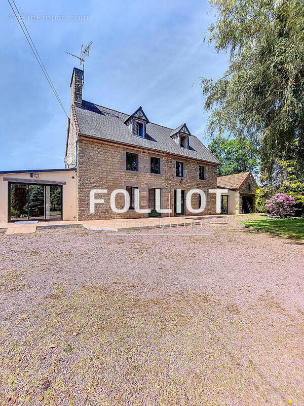 Maison à CHAMPCERVON