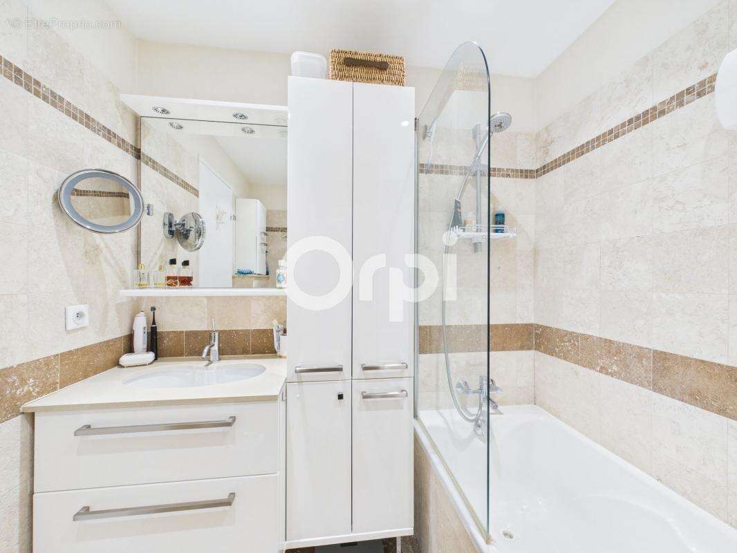 Appartement à MANDELIEU-LA-NAPOULE
