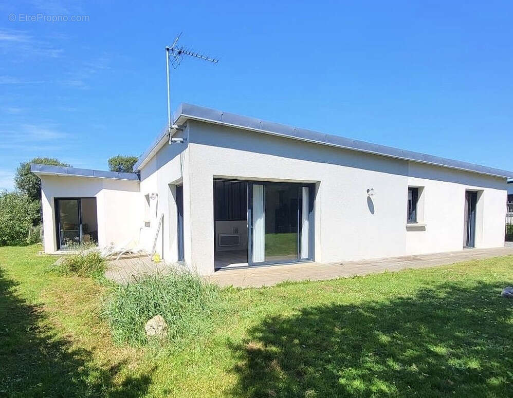 Maison à PLOUGONVELIN