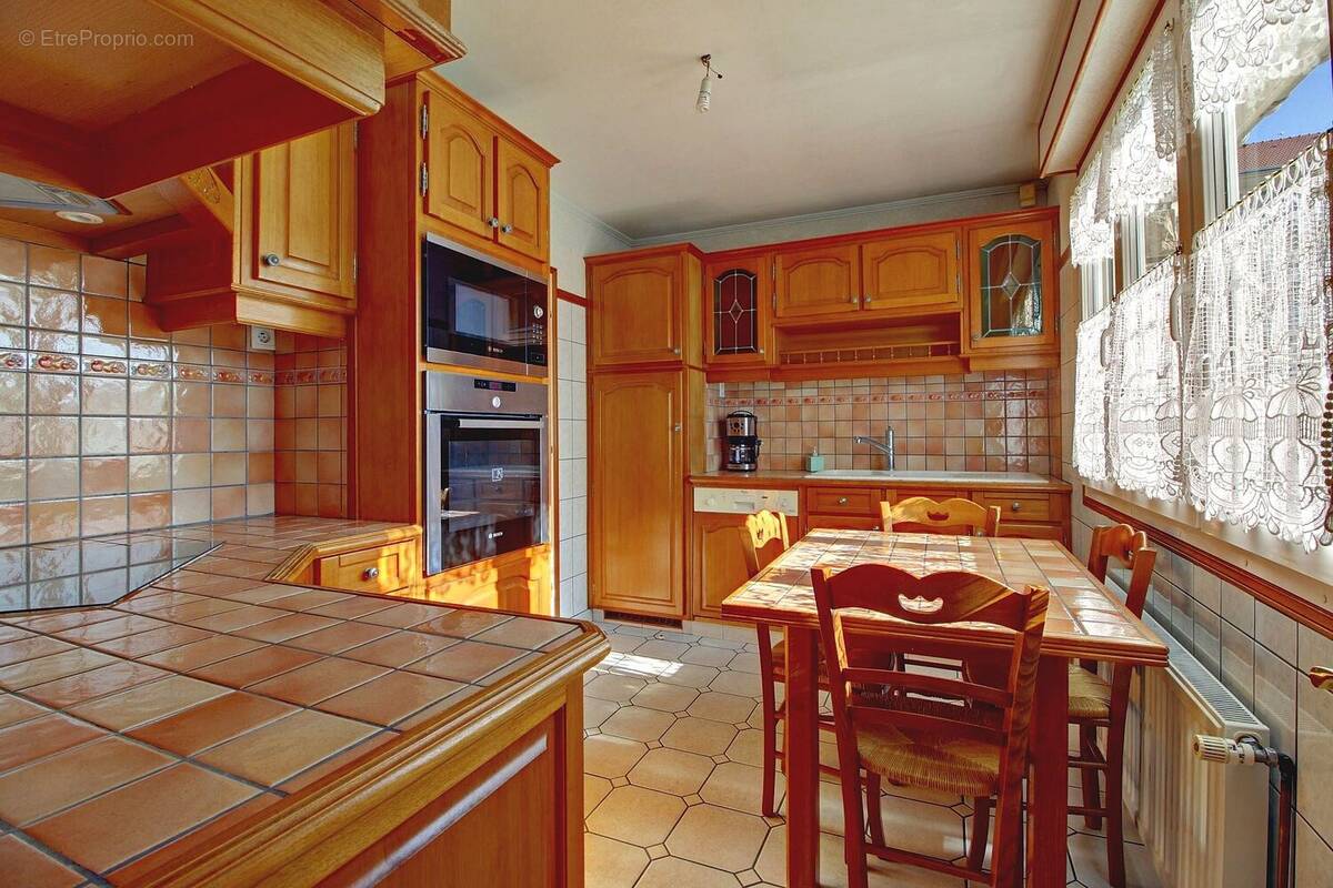 Maison à SAINT-ETIENNE-DU-ROUVRAY