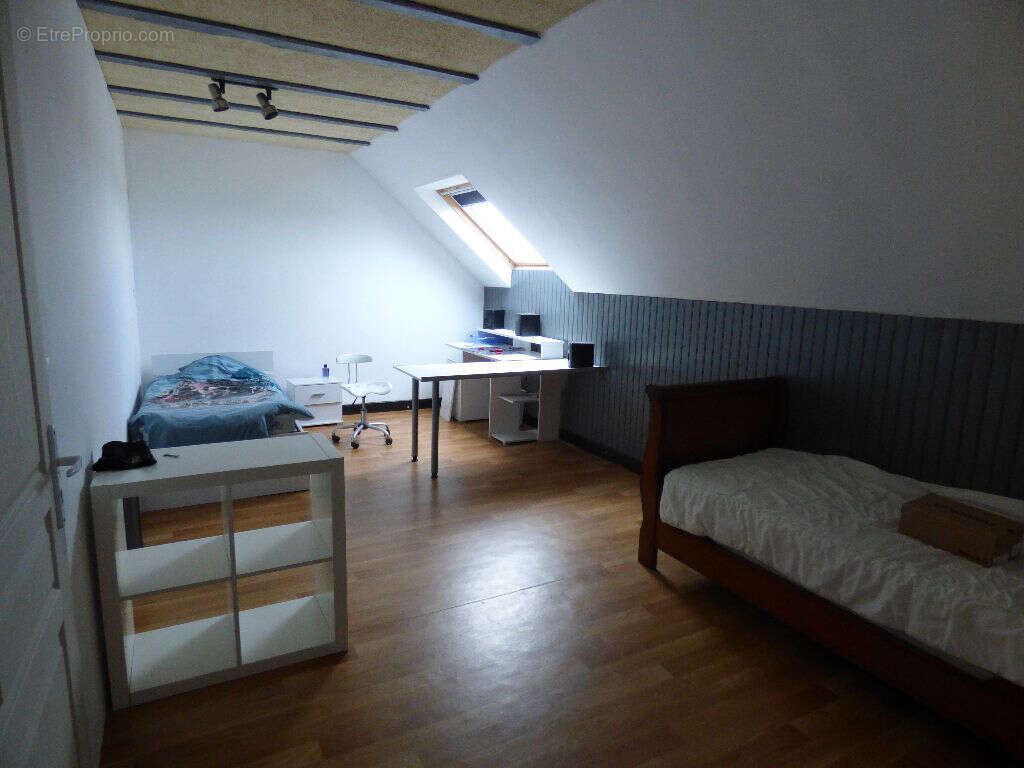 Maison à SAINT-DENIS-DE-L&#039;HOTEL