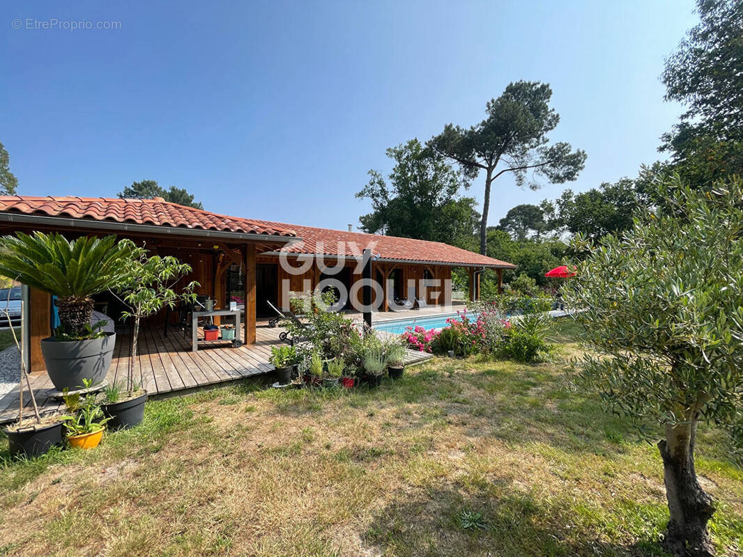 Maison à ESCOURCE