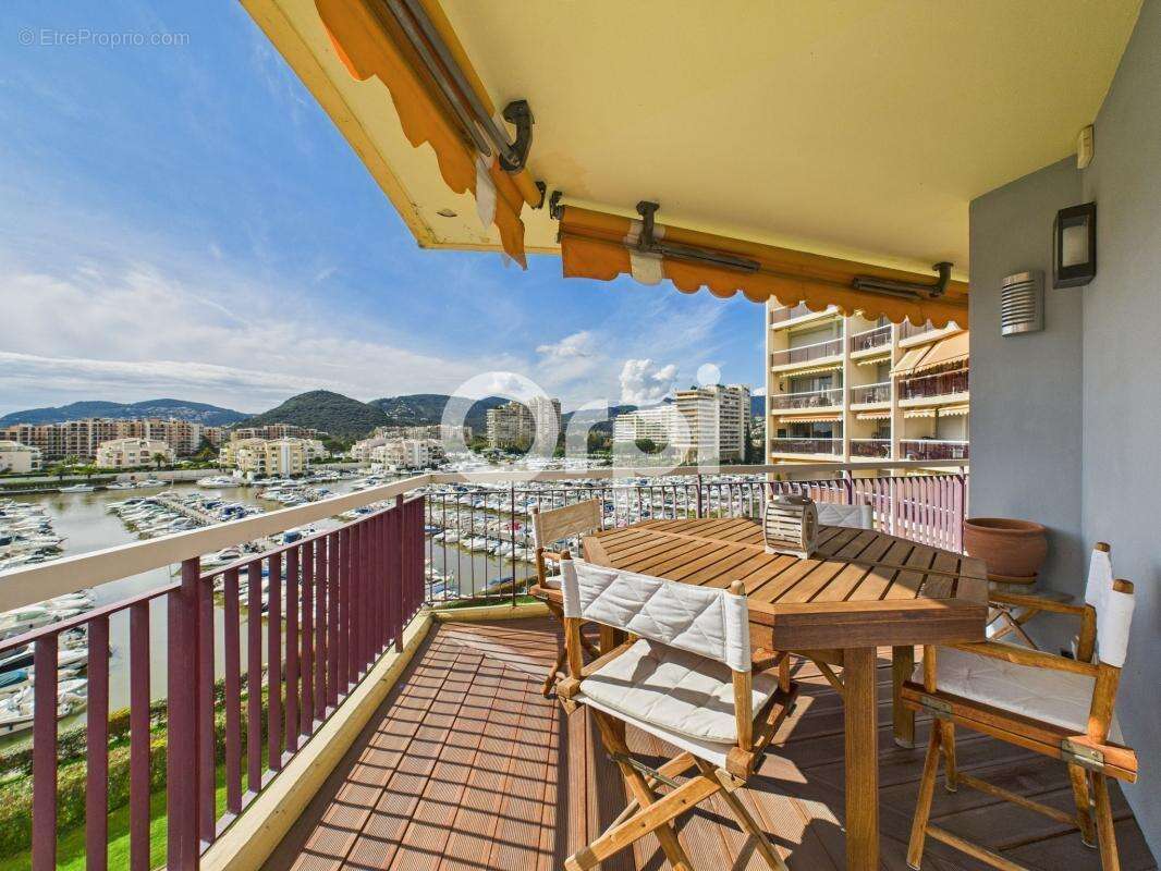 Appartement à MANDELIEU-LA-NAPOULE