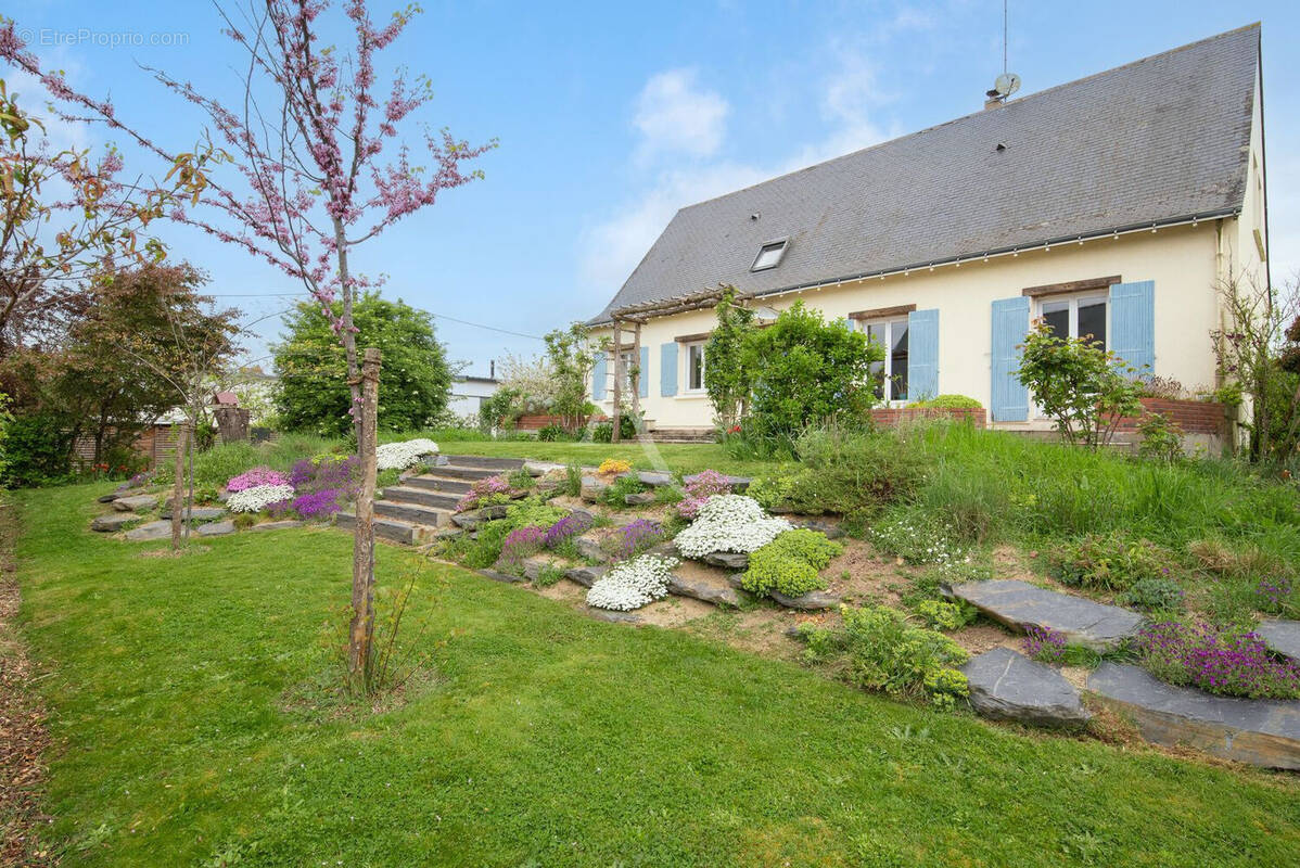 Maison à SAINT-BARTHELEMY-D&#039;ANJOU