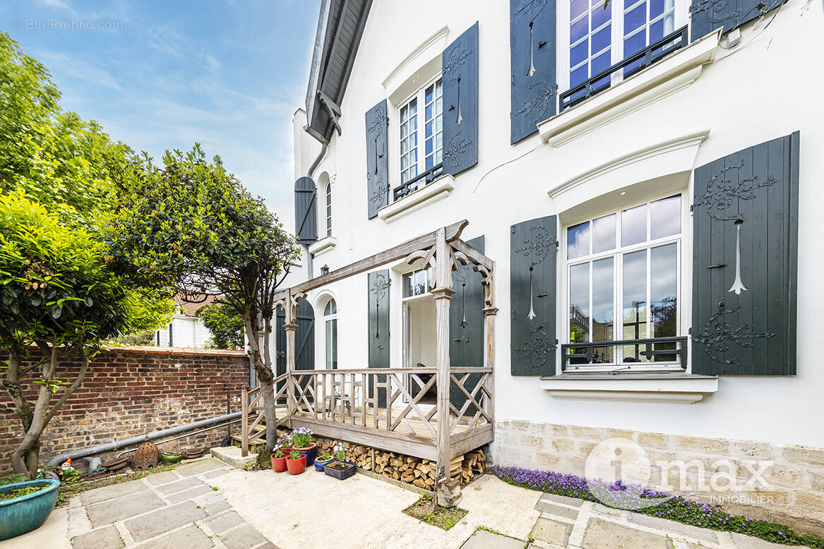Maison à ASNIERES-SUR-SEINE