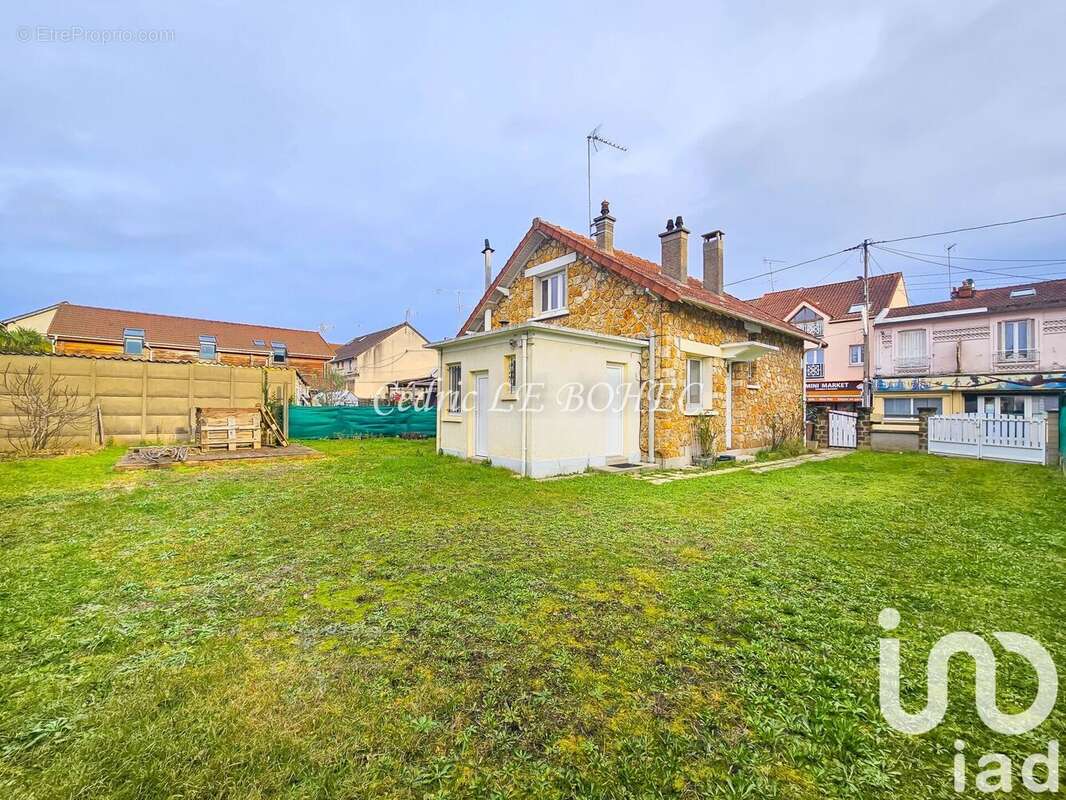 Photo 2 - Maison à BEAUCHAMP