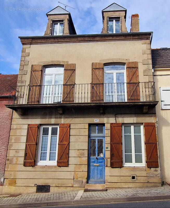 Appartement à MARCILLAT-EN-COMBRAILLE