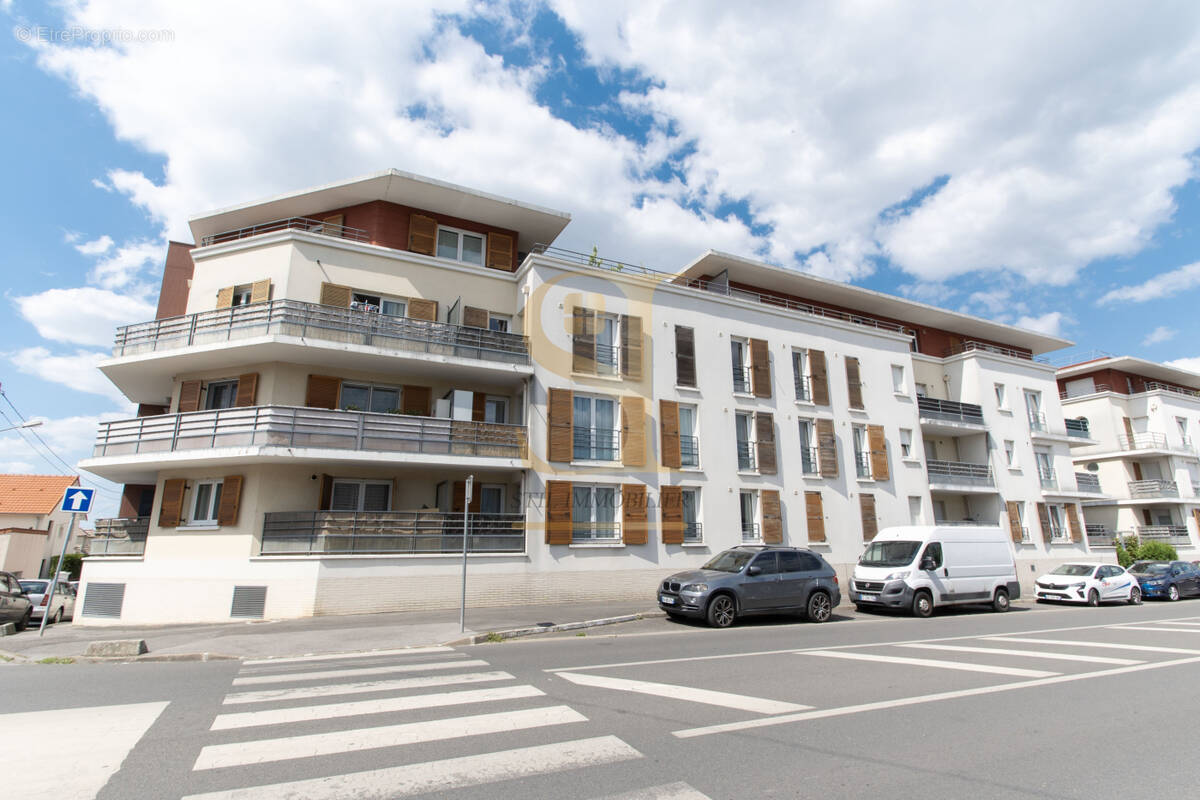 Appartement à VIGNEUX-SUR-SEINE